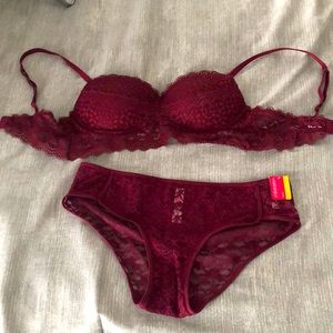 NWT Berry Bra & Underwear